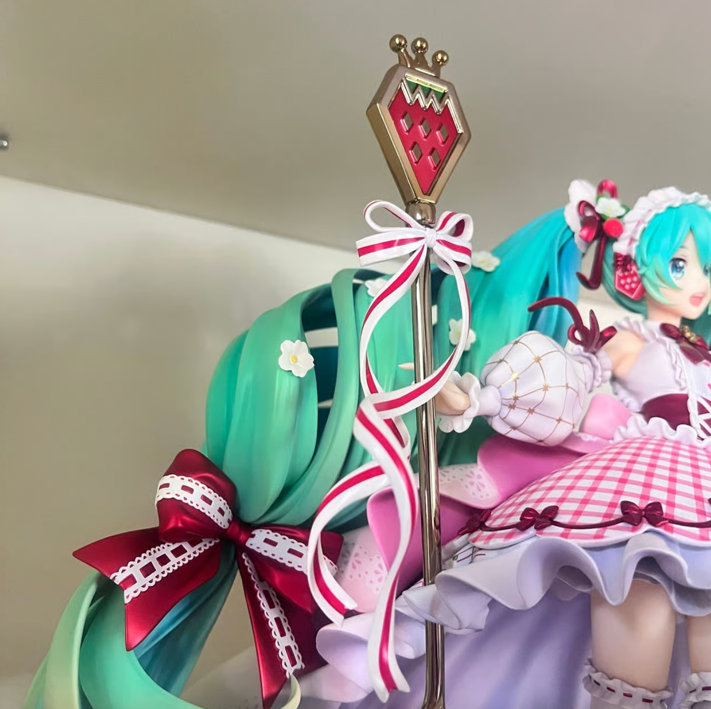 Hatsune Miku 15th Anniversary Ver. 1/7 Scale Figure - Strawberry Design by En Morikura - Good Smile Company - Authentic Anime Collectible
